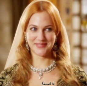 Meryem-Uzerli-turkish-actors-and-actresses-30654420-713-720